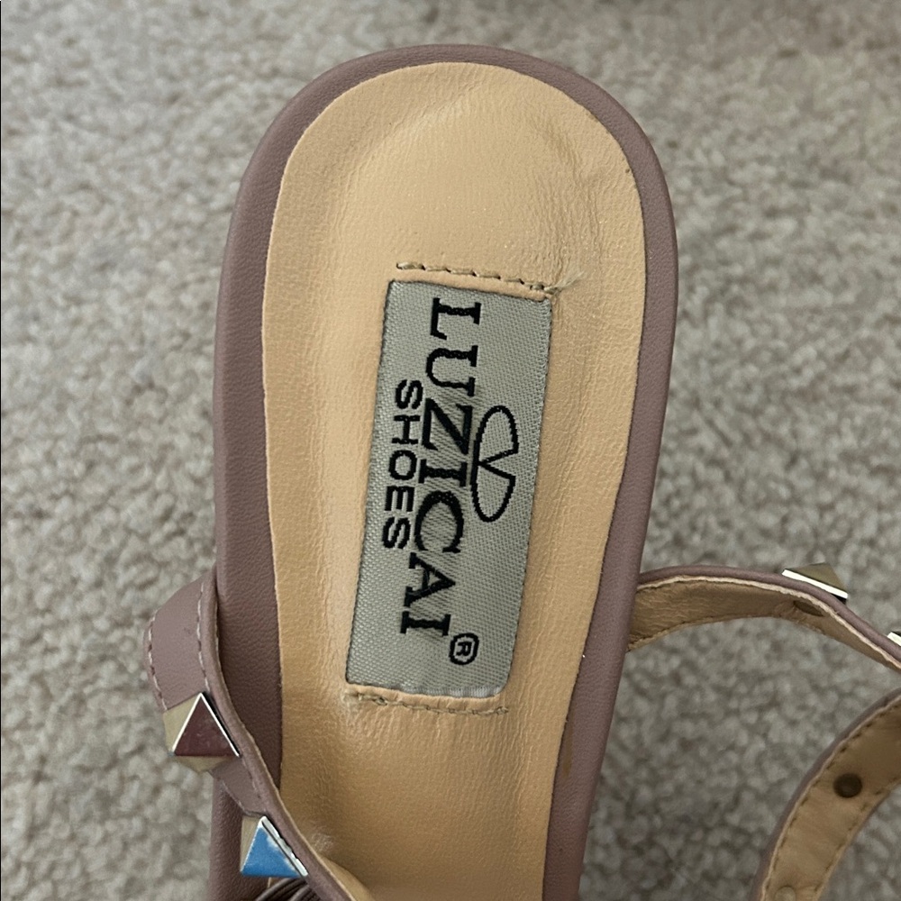 Heels - Picture 6 of 8